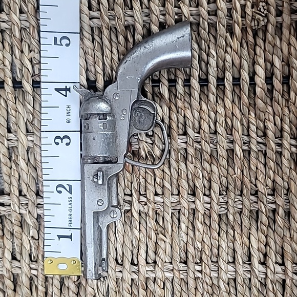 Vintage 1979 Bergamot Brass Works 156 Colt Revolver Gun Belt Buckle White Brass - Picture 2 of 5